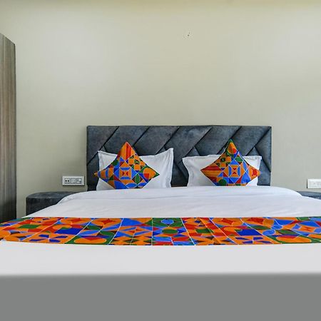 Fabhotel Classic Inn 印多尔 外观 照片