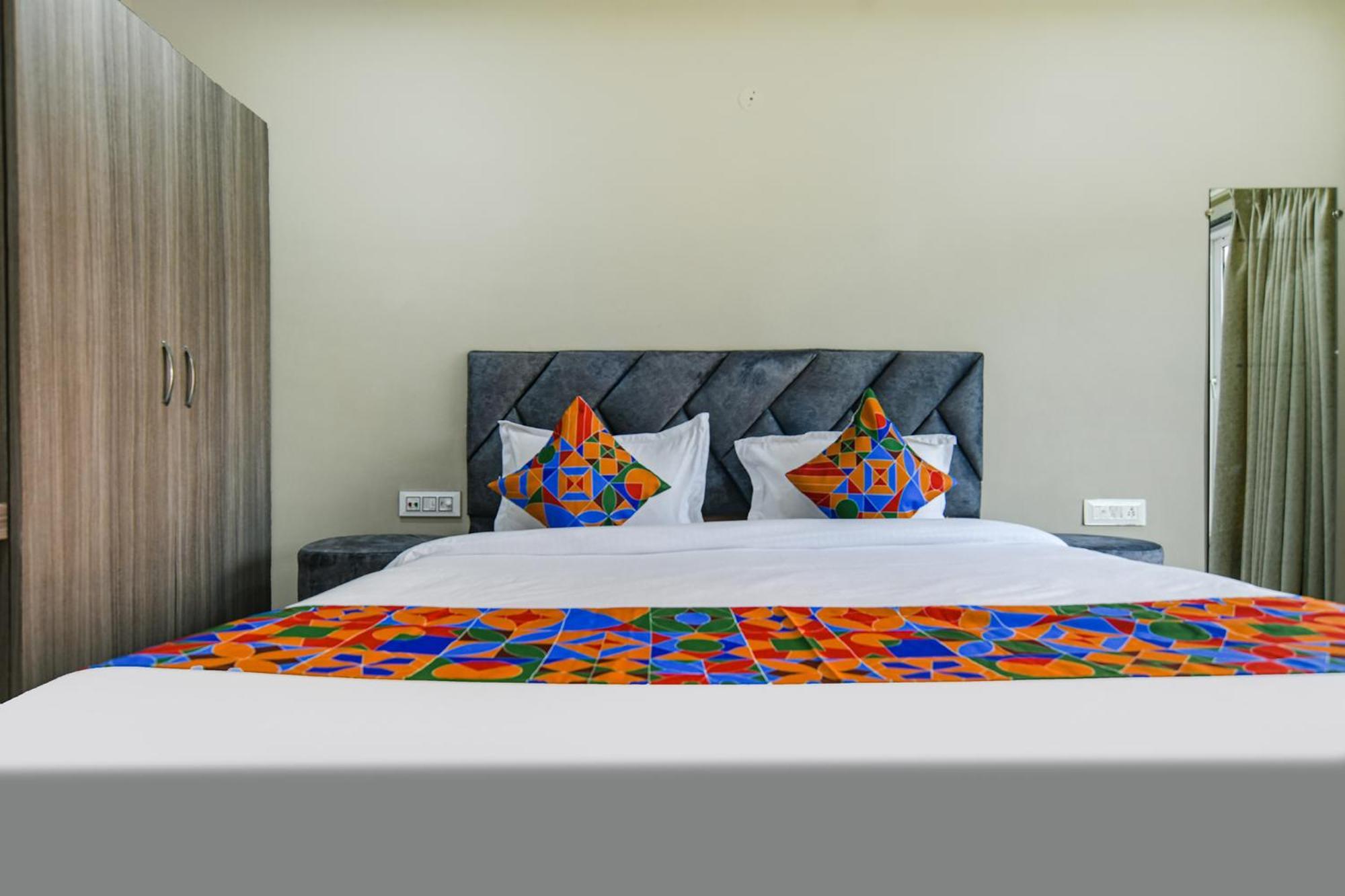 Fabhotel Classic Inn 印多尔 外观 照片