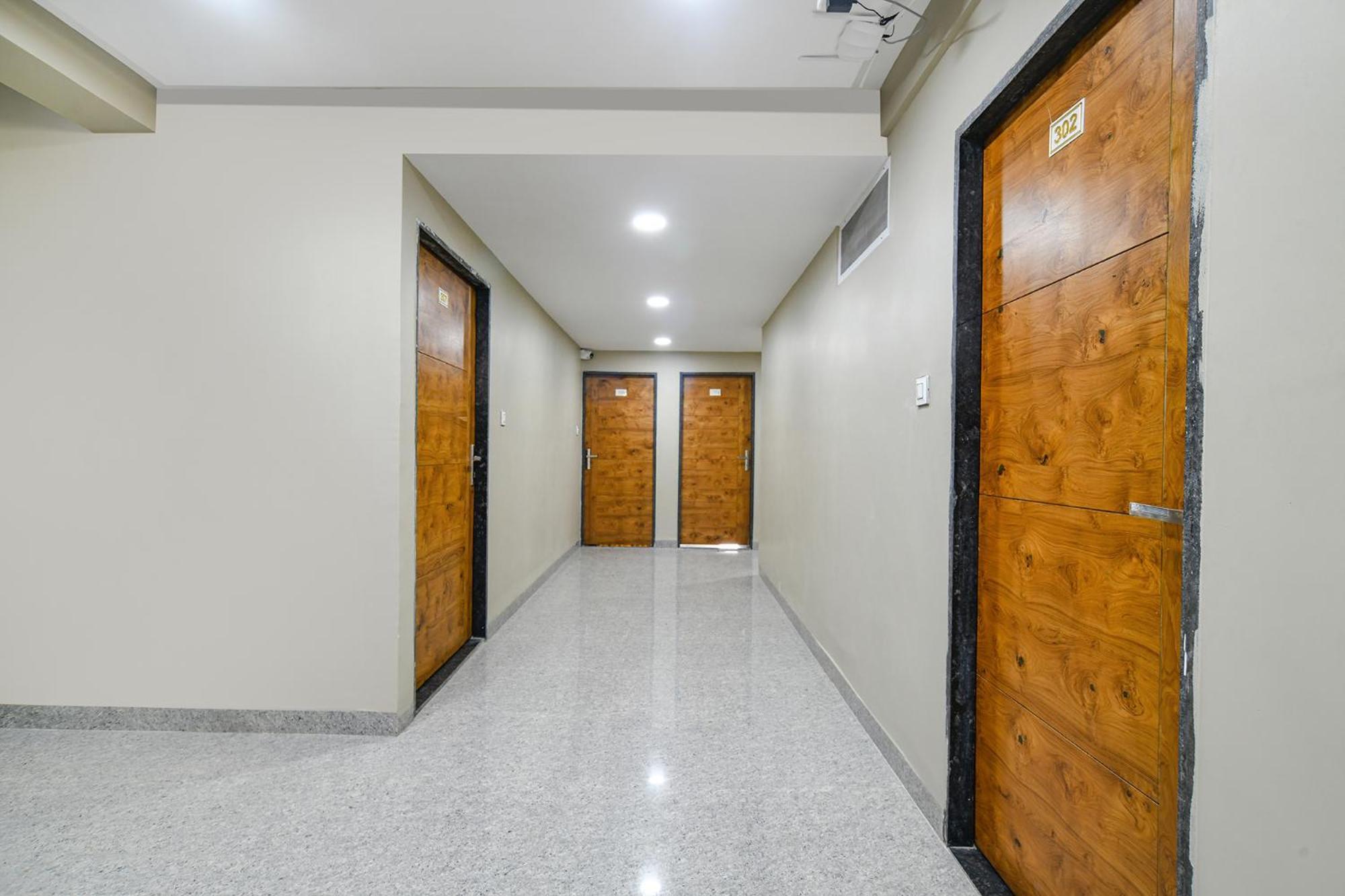 Fabhotel Classic Inn 印多尔 外观 照片
