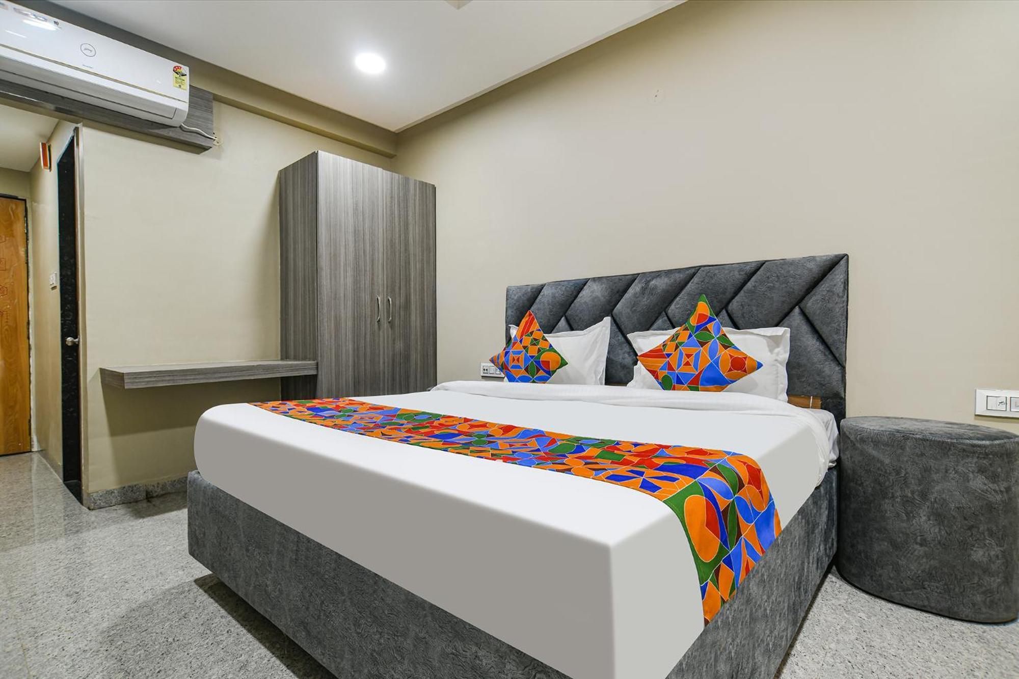 Fabhotel Classic Inn 印多尔 外观 照片