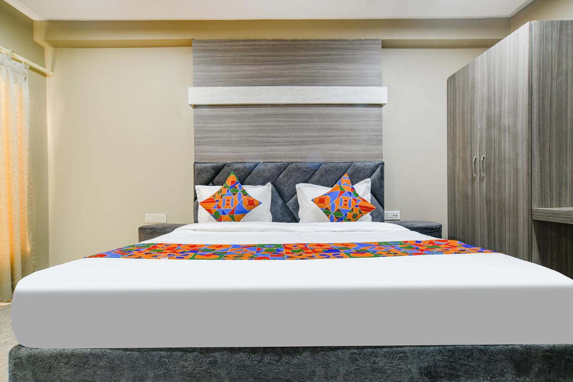 Fabhotel Classic Inn 印多尔 外观 照片