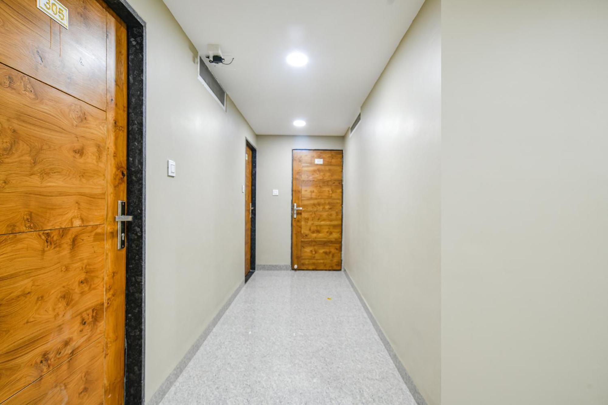 Fabhotel Classic Inn 印多尔 外观 照片