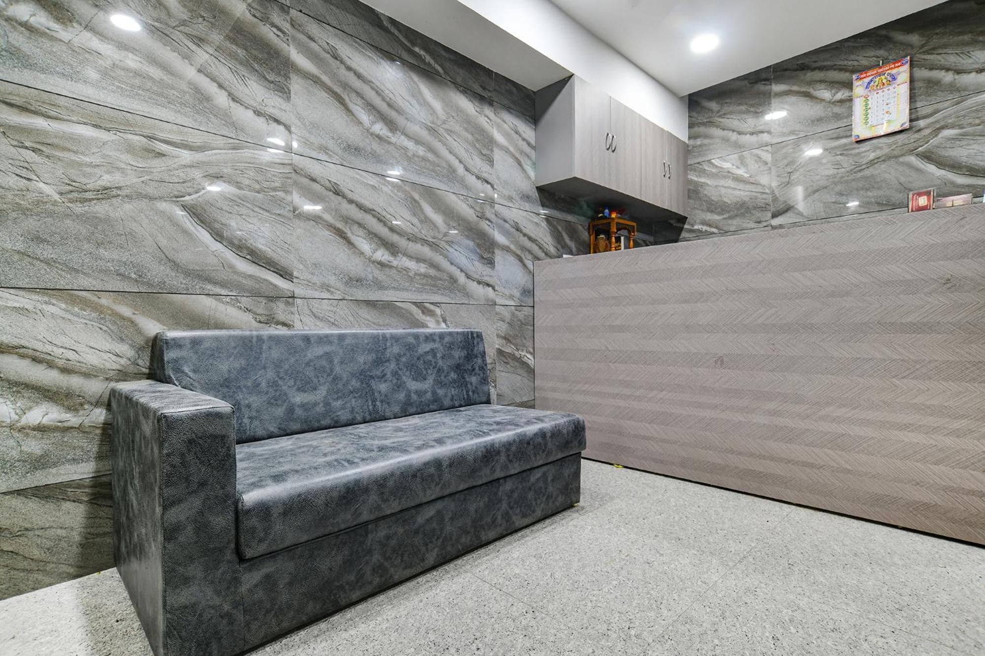 Fabhotel Classic Inn 印多尔 外观 照片