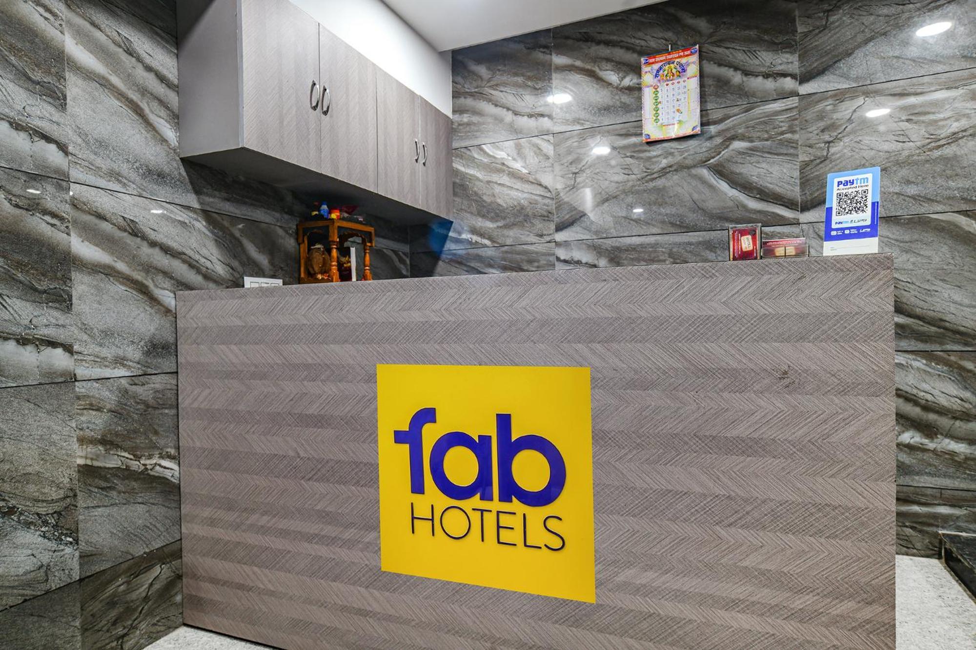 Fabhotel Classic Inn 印多尔 外观 照片